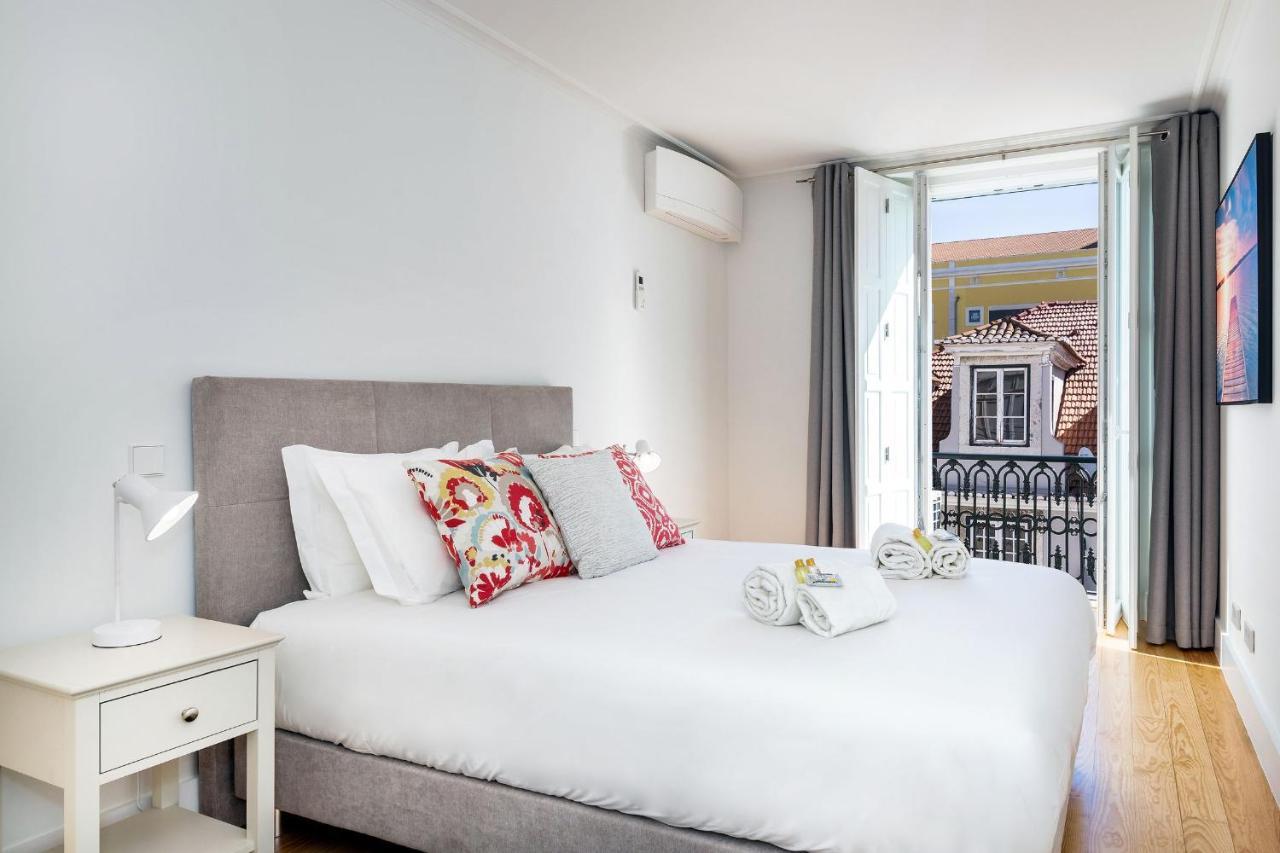 Amazing 1Bdr Apartment In Chiado By Lovelystay Лісабон Екстер'єр фото