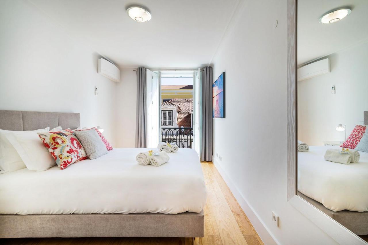 Amazing 1Bdr Apartment In Chiado By Lovelystay Лісабон Екстер'єр фото